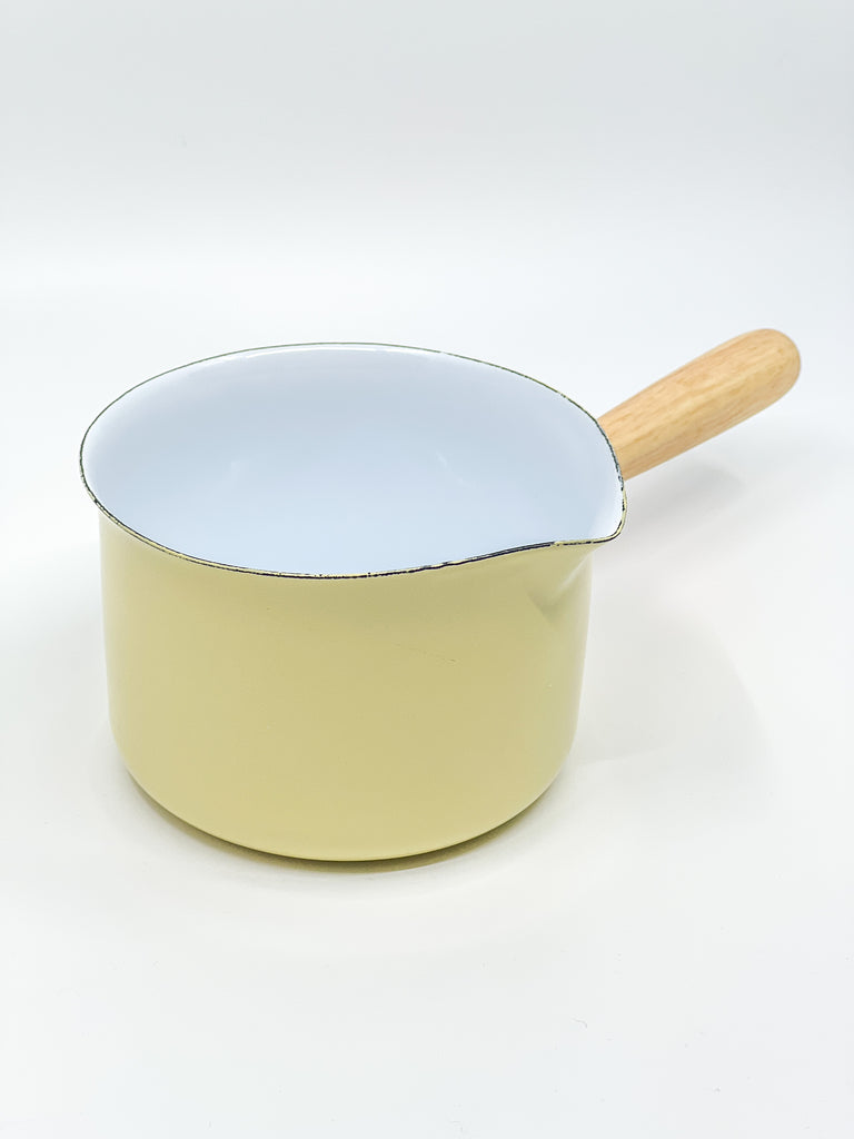 Enamelware Chai brewing pot with wooden handle